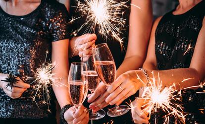 Tippek, ha te leszel a házigazda szilveszterkor Így rendezhetsz szilveszteri bulit olcsón