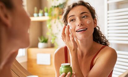 10 szépítő termék a tavaszi megújuláshoz: Frissítsd fel arcbőröd!