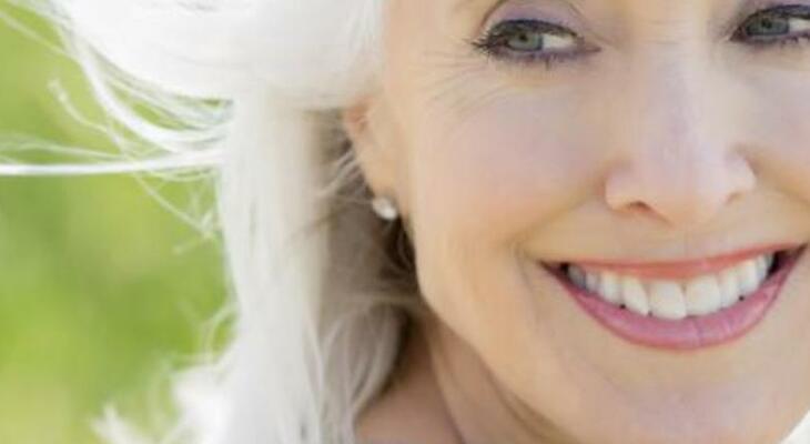10 fiatalító sminktipp Fiatalító sminktippek