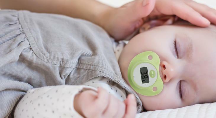 Ezt tedd, ha lázas kisbabád. Lázmérés és a láz csillapítása a legkisebbeknél. Így működik a láz és a lázmérés babáknál!