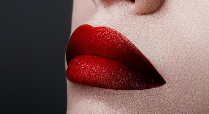 Hogyan készíts piros ombre ajkakat? Ombre ajkak készítése