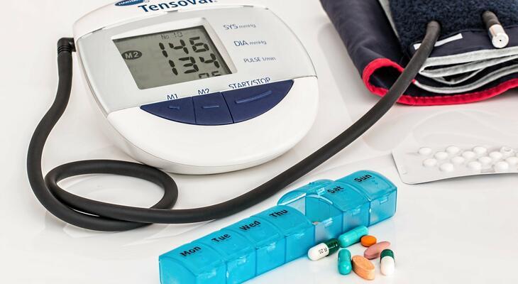 a magas vérnyomás gyógyszerek nélküli kezelésének módszere)