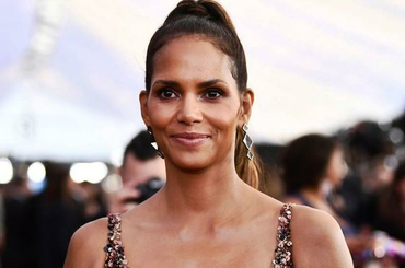 Így őrzi meg 25 éves testét 50 felett is Halle Berry