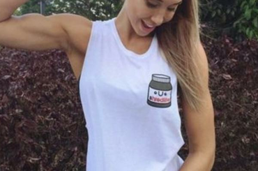 Több ezren támadják az állapotos fitneszedzőt