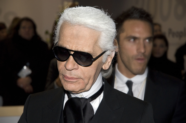 Karl Lagerfeld 1972-től a Chanel részlegvezetője, és tervezője.
