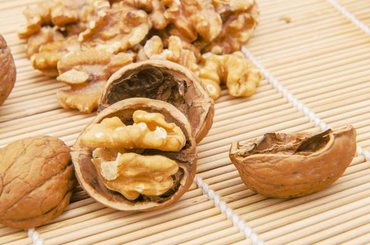 Sokkal több diót kellene fogyasztanod