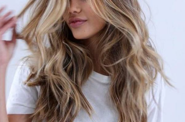 Így legyen újra friss a hajad hajmosás nélkül!