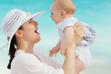 Nézd meg, hogy hogyan teheted kellemesebbé az első nyarat a baba számára! 