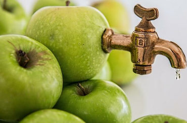 Egészséges gyümölcsitalok és zöldségitalok kicsiknek