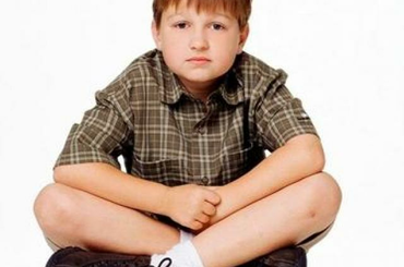 Ha nézted a Két pasi meg egy kicsi című sorozatot, nyilván emlékszel Jake Harper-re, amikor még pici volt: folyton evett és csak épp hogy nem gurult. Sokak kedvenc szereplője volt a sorozatban, mára már azonban teljesen megváltozott...