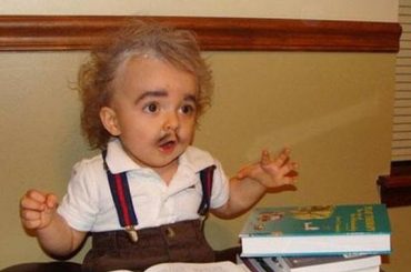 "Albert Einstein" kicsiben