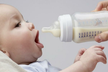 A mikroorganizmusok segítik a kisbaba bélrendszerét