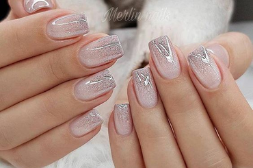 Csillogó, mégis bátran viselhető körmök