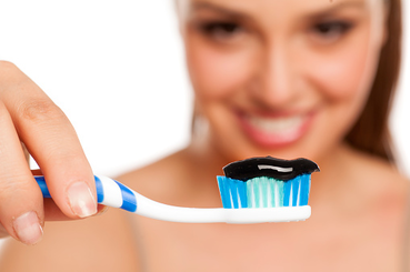 Mit mondanak a fogorvosok az aktív szénről?