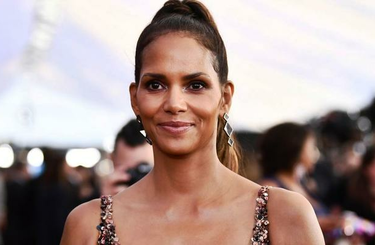 Így őrzi meg 25 éves testét 50 felett is Halle Berry