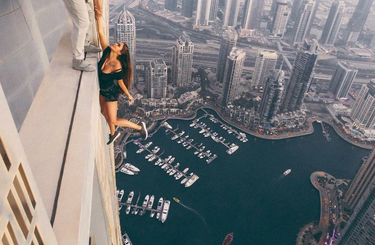 Veszélyes fotók készültek az orosz modellről 