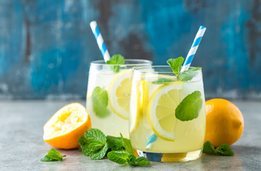  Sokan nem is gondolják, pedig így van, léteznek olyan italok, amik segítenek a fogyásban és serkentik az anyagcserédet. Most 3 ilyen italt is mutatok neked recepttel! 