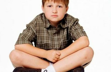 Ha nézted a Két pasi meg egy kicsi című sorozatot, nyilván emlékszel Jake Harper-re, amikor még pici volt: folyton evett és csak épp hogy nem gurult. Sokak kedvenc szereplője volt a sorozatban, mára már azonban teljesen megváltozott...