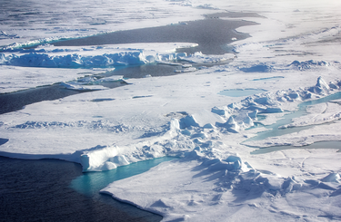 Ilyen ütemben olvad a jég az Északi-sarkon