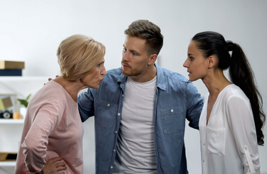 Mit tehetsz, ha nem jössz ki a párod szüleivel?