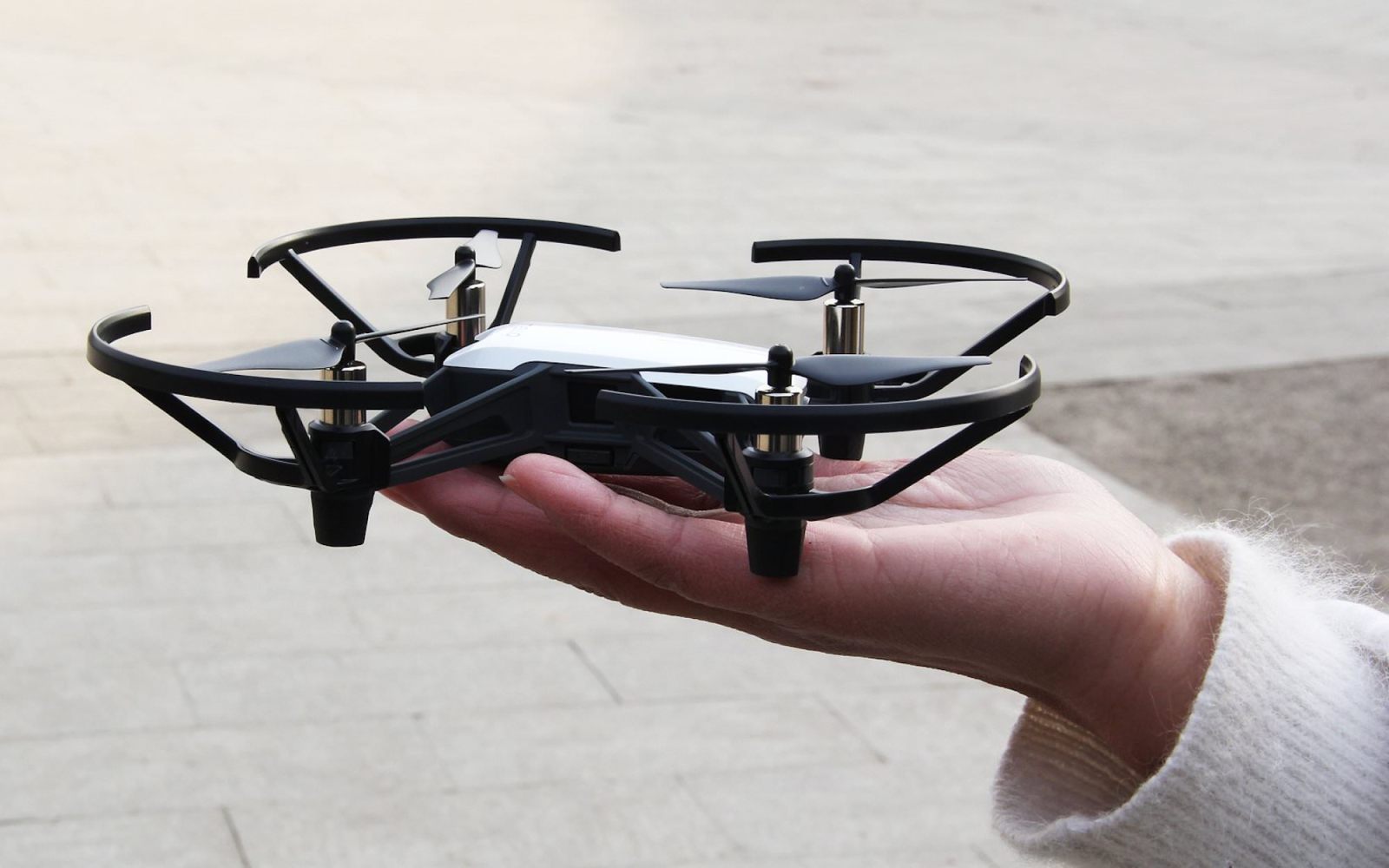 DJI tello selfie drón