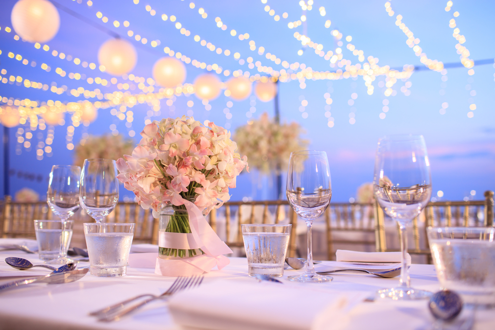 Olcsó esküvői dekor Olcsó esküvői dekorációs ötlet: lampion